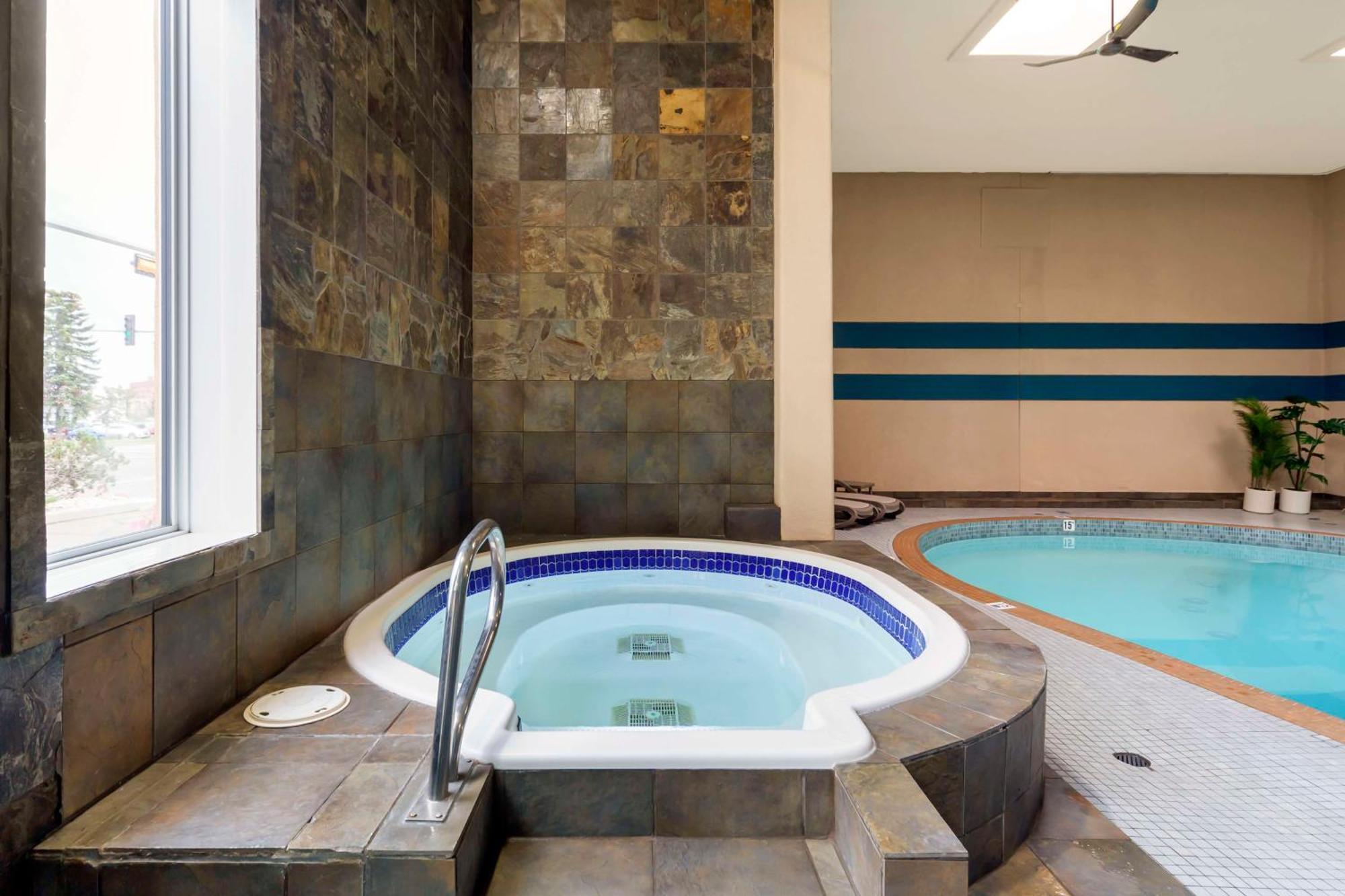 Best Western Plus City Centre Inn Edmonton Exterior foto